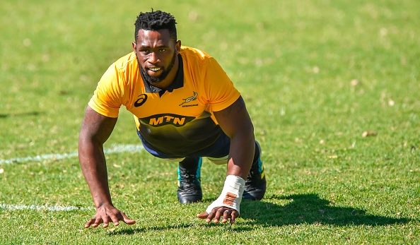 South African flanker Siya Kolisi, the first black Test captain who will lead South Africa in a three-Test series against England in June, attends the first Springboks training session on May 28, 2018 at St Stithies College, in Johannesburg. (Photo by Christiaan Kotze / AFP) (Photo credit should read CHRISTIAAN KOTZE/AFP/Getty Images)
